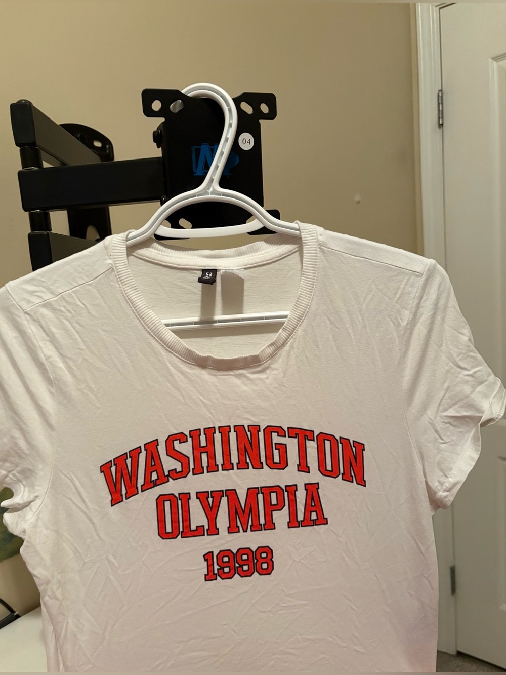 H&M graphic cropped tee